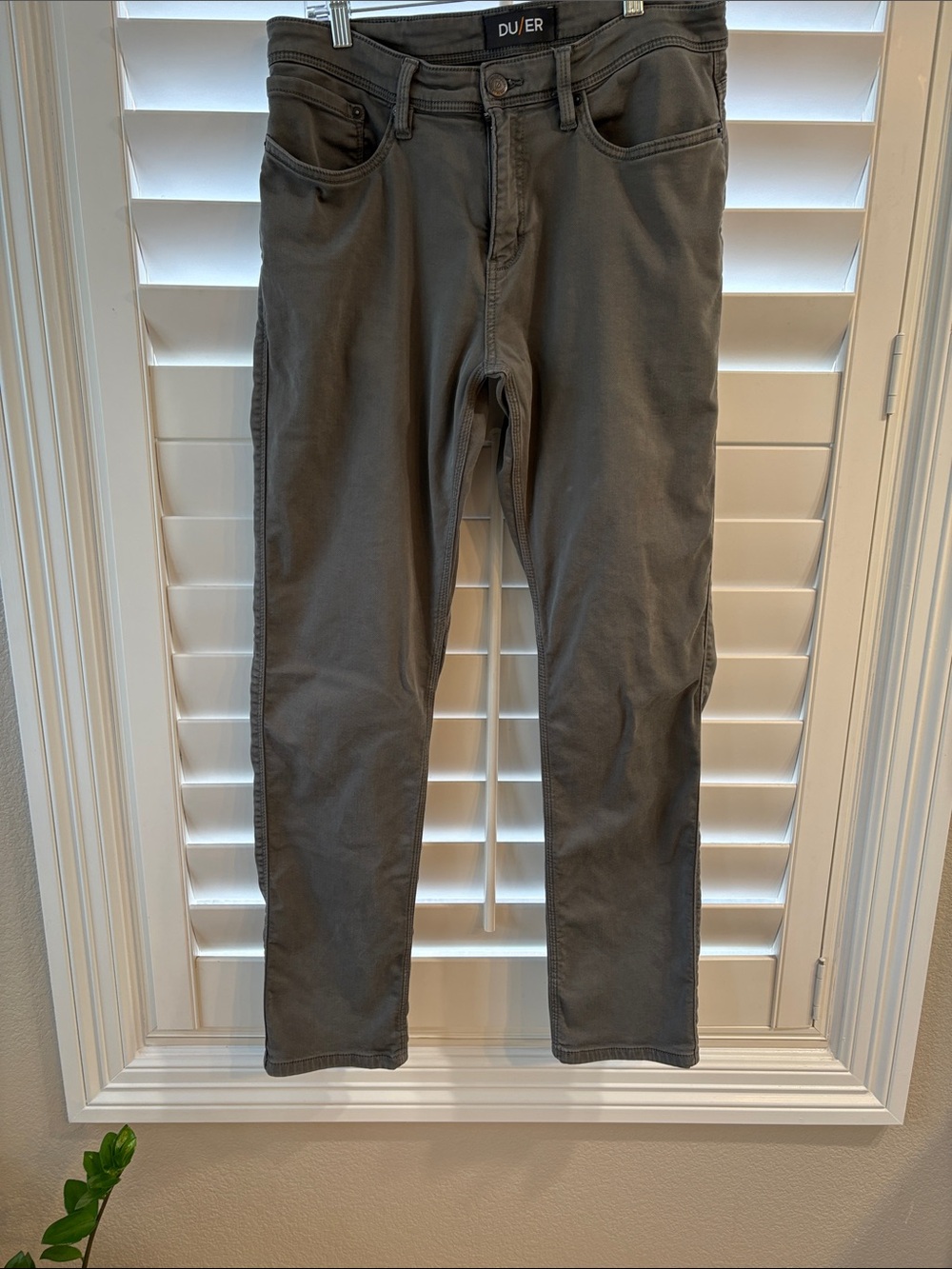 DU/ER Men's Gray Chinos - Slim Fit